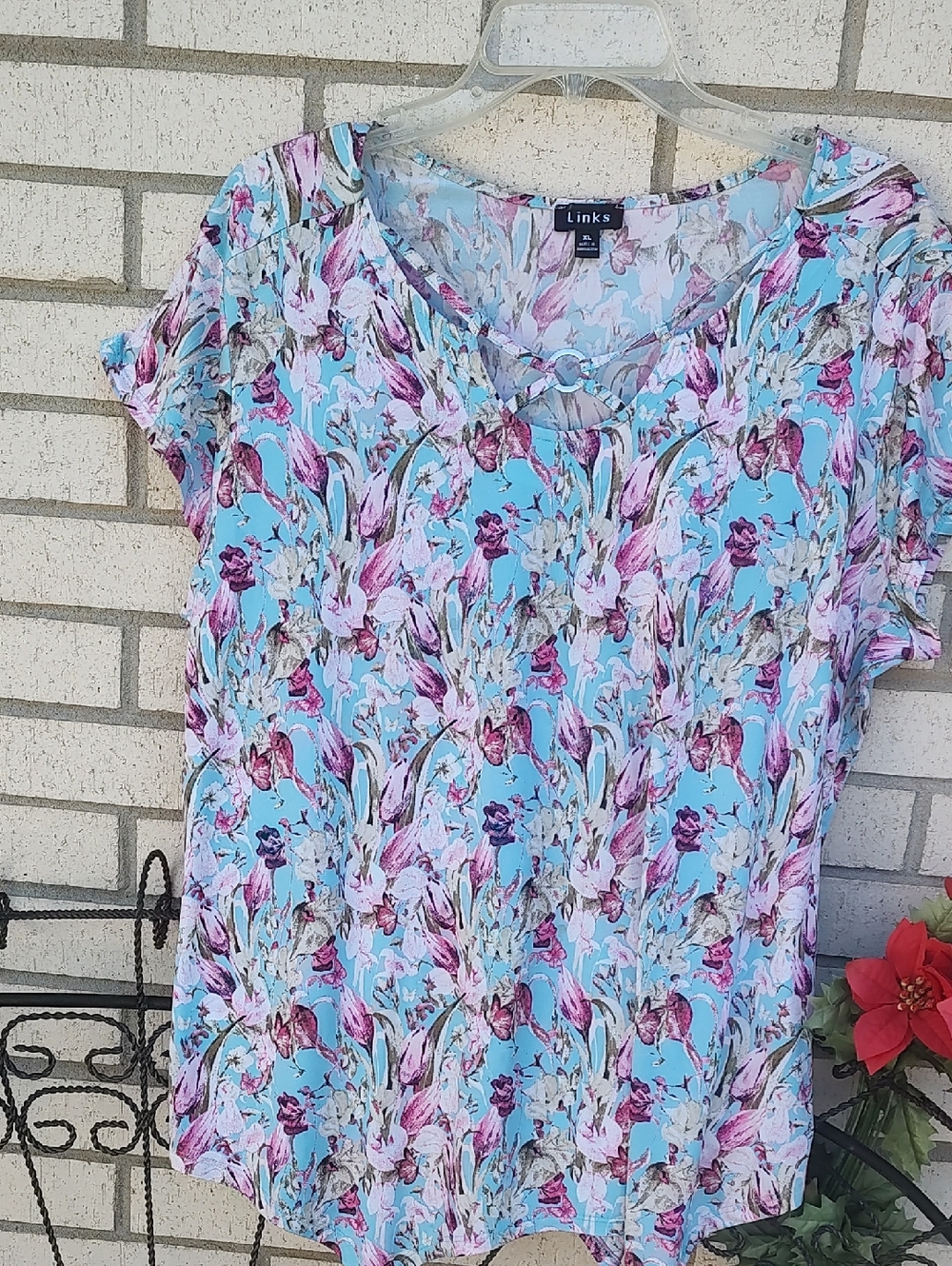 Link Pastel Blue Floral Short Sleeve Blouse with Ring Detail - Picture 2 of 9